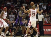 阿扎伦卡连续三场比赛得分超过败北，热火不断突破！赢得满堂喝彩